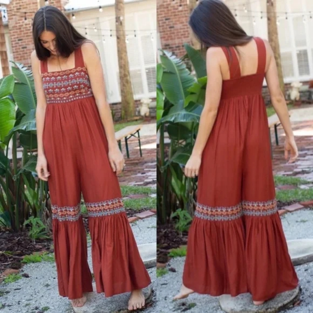 ❌❌❌SOLD ❌❌❌Natural Life Rust Burgundy Floral Embroidered Jumpsuit Small Hanna